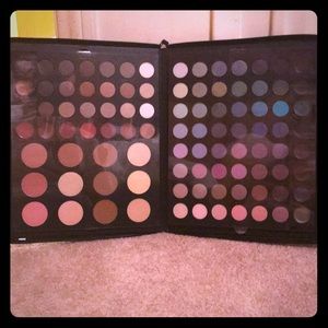 New 77 Eyeshadow, 7 Lip color & 12 blush set: Macy